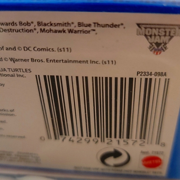 Maniac (Tattoo) Monster Jam Truck #9/80 (Hot Wheels)(2011) NWT - Picture 5 of 5